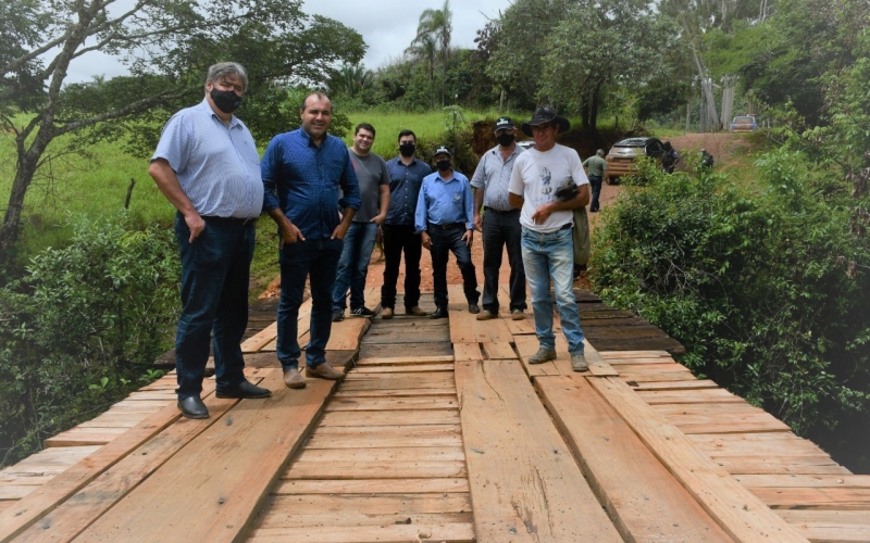 Prefeitura Municipal revitaliza pontes das regiões de Jaguarinha e Desemboque