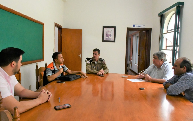 Prefeitura busca ajuda da Defesa Civil para recuperação pós temporal de granizo