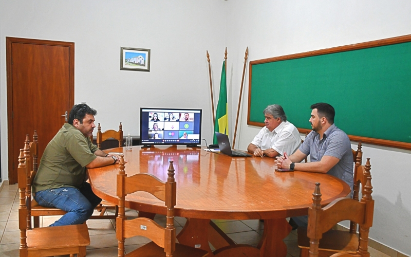 Programa Minas Livre Para Crescer reúne gestores de municípios associados à Amvale