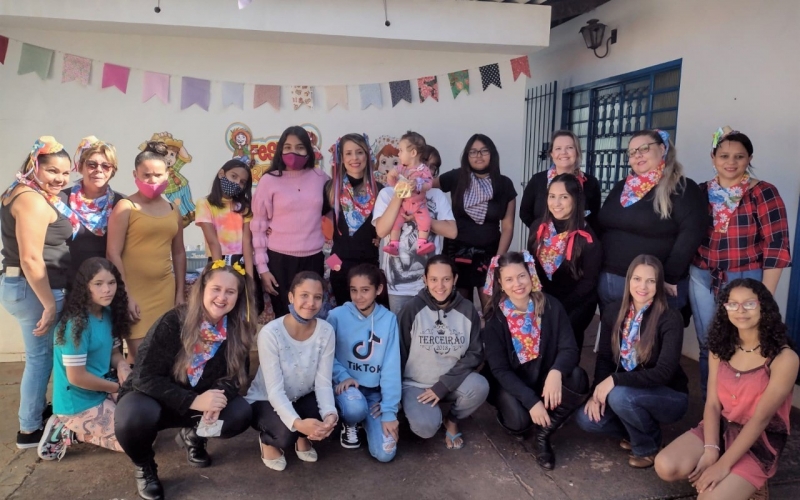 Assistentes do CRAS realizam festa junina com as meninas do Projeto Despertar