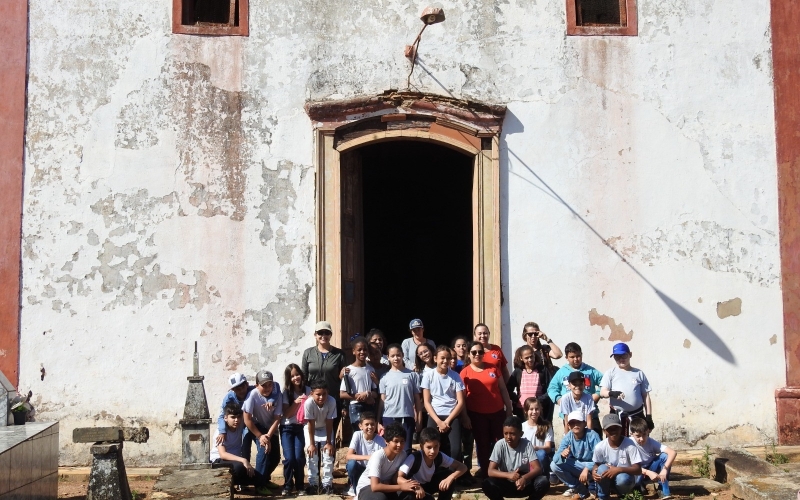 Alunos da E. M. Prof. Silvia Vieira participam de expedição cultural no Desemboque