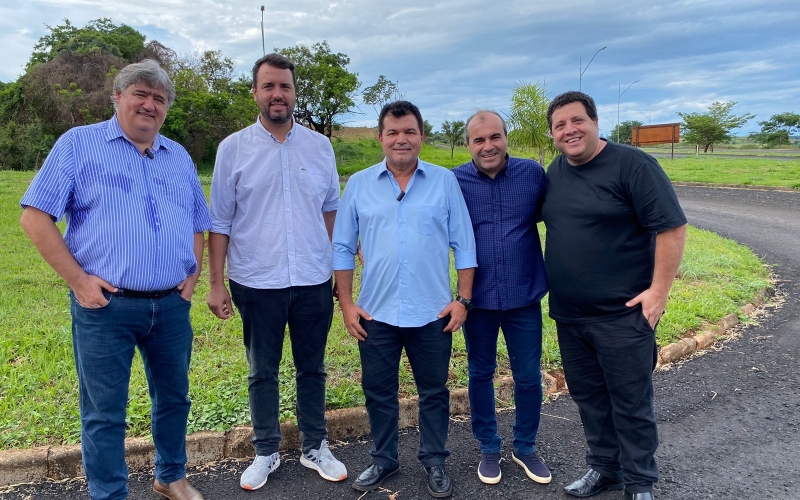 Recuperação de rodovias: Baguá e Juninho recepcionam Deputado Bosco e diretor do DER-MG