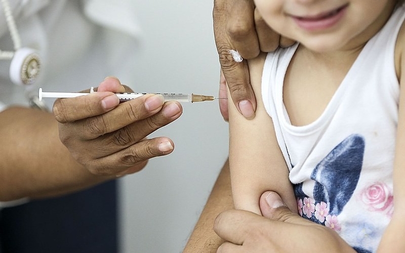 Com a redução no fornecimento de doses da BCG, município realiza vacinação quinzenal 