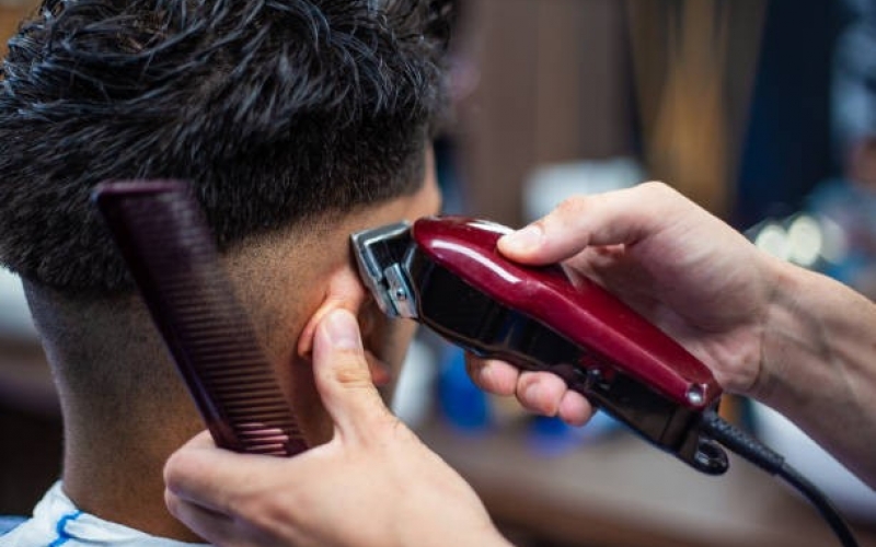 Assistência Social abre vagas para curso gratuito de corte de cabelo masculino
