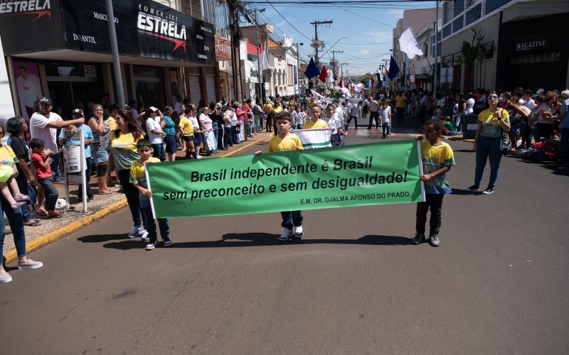 Sacramento realiza desfile em comemoração ao Dia da Independência do Brasil