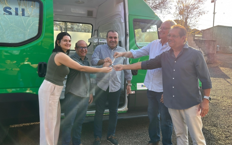 Prefeitura Municipal de Sacramento recebe odontomóvel para ampliar atendimento em saúde bucal