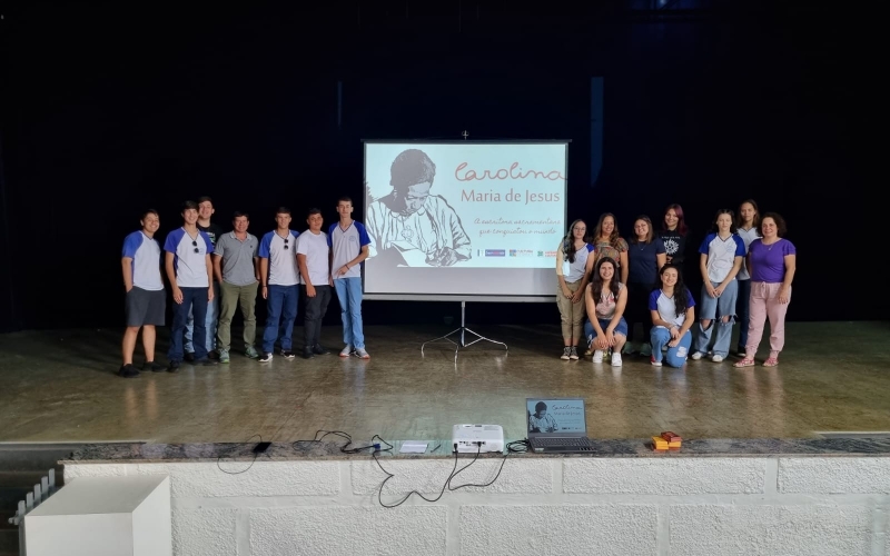 Cultura de Sacramento promove visita guiada a estudantes de São João Batista do Glória/MG