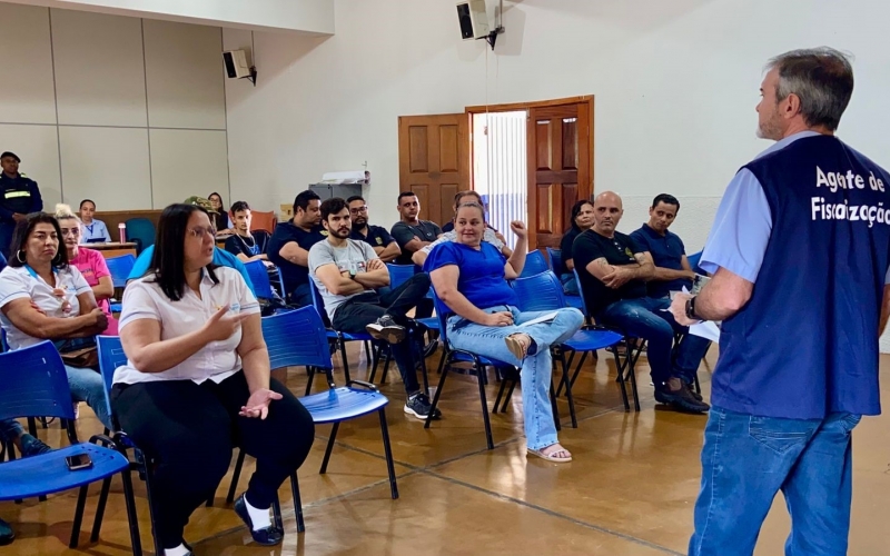 Prefeitura realiza reunião para esclarecimentos sobre transporte por aplicativo no município